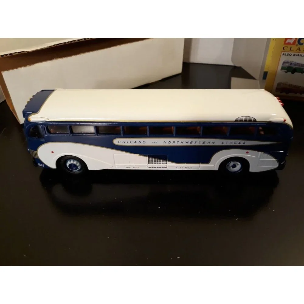 Corgi‎ Union Pacific Limited Edition Yellow Coach 743 Die-Cast